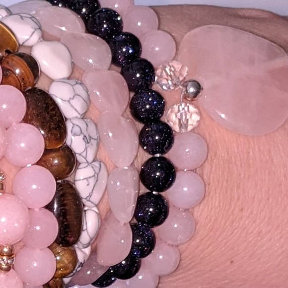Rose Quartz Stretchable Bracelet - Picture 4 of 4